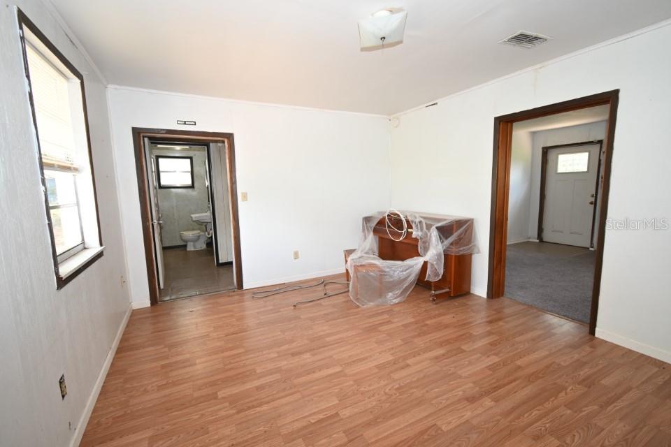 Image 21 of 38 For 14312 1st Street
