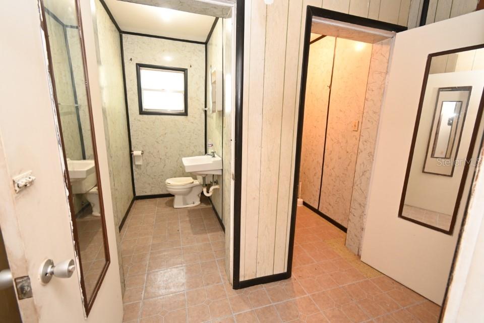 Image 22 of 38 For 14312 1st Street