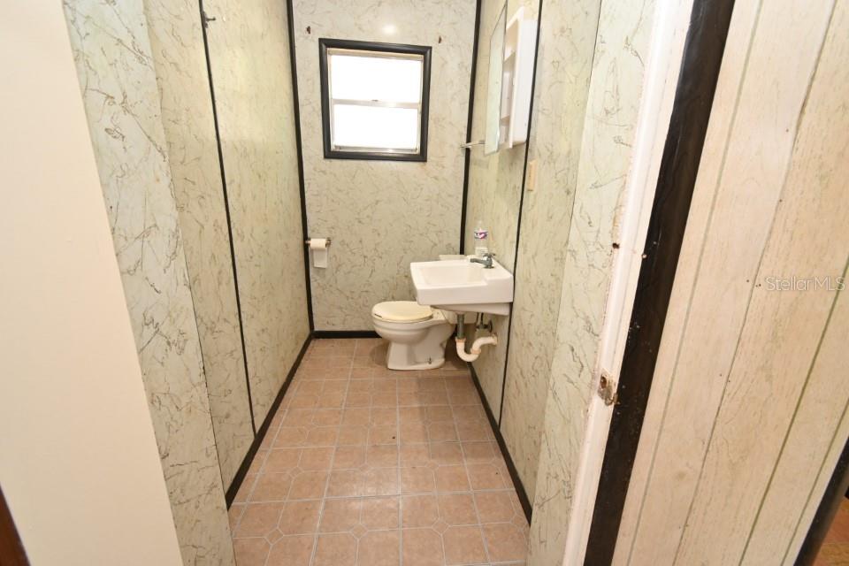 Image 23 of 38 For 14312 1st Street