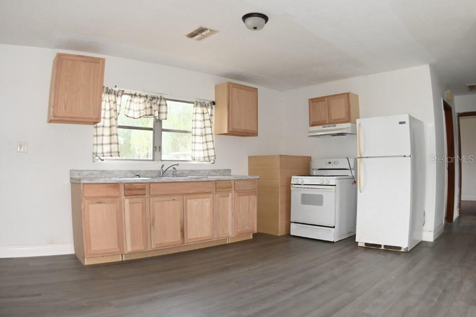 Image 7 of 38 For 14312 1st Street