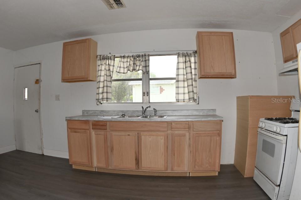Image 9 of 38 For 14312 1st Street