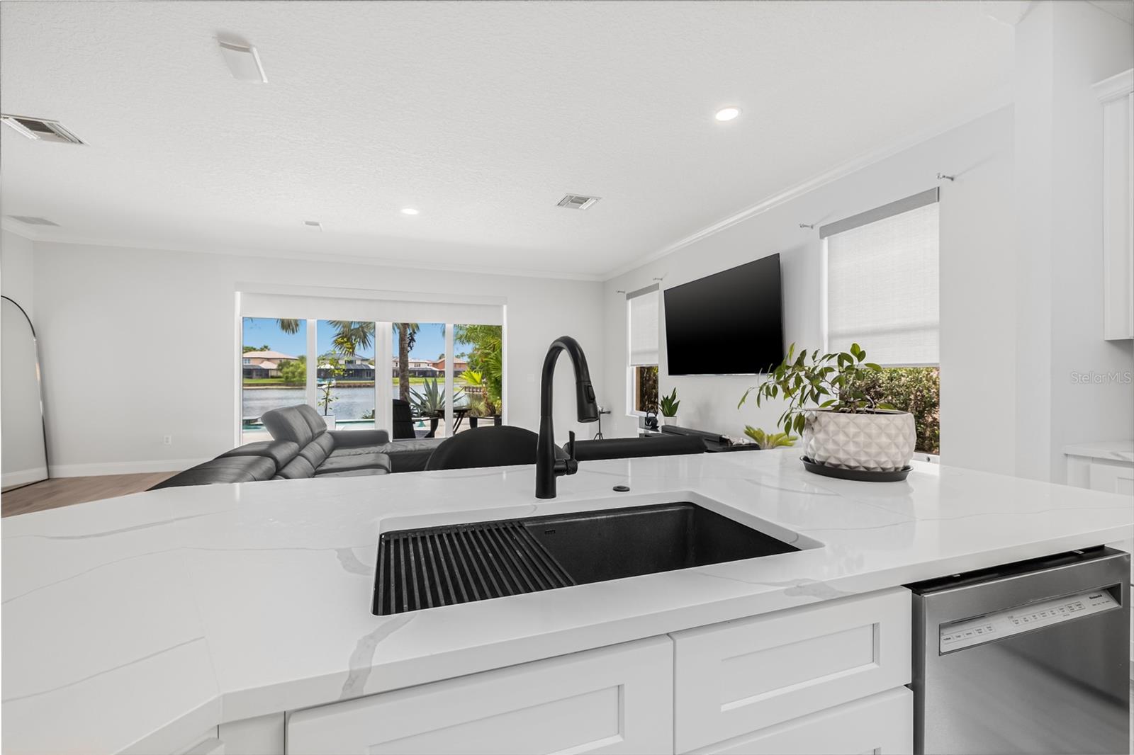 Listing photo id 8 for 18036 Java Isle Drive