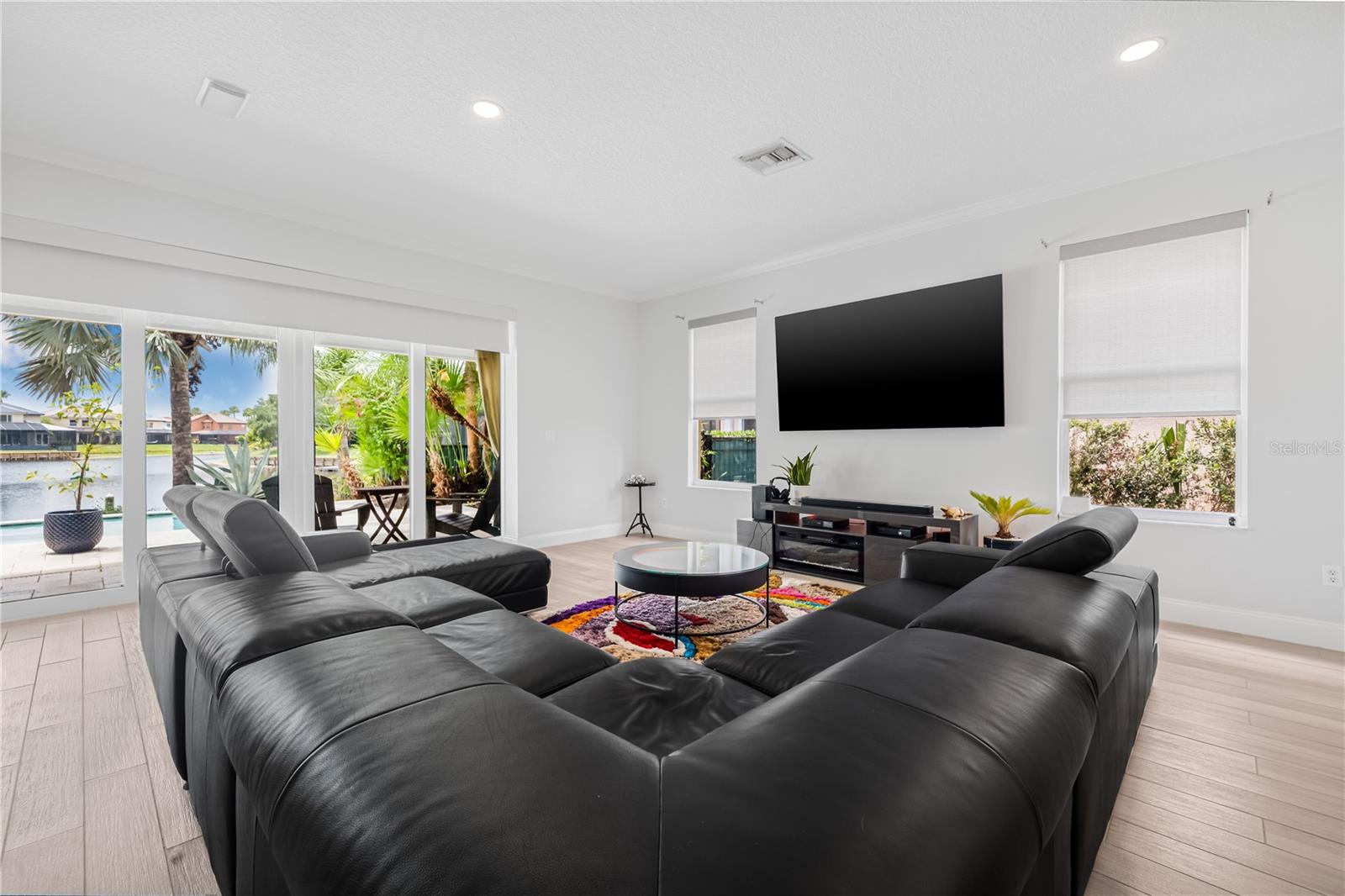 Listing photo id 14 for 18036 Java Isle Drive