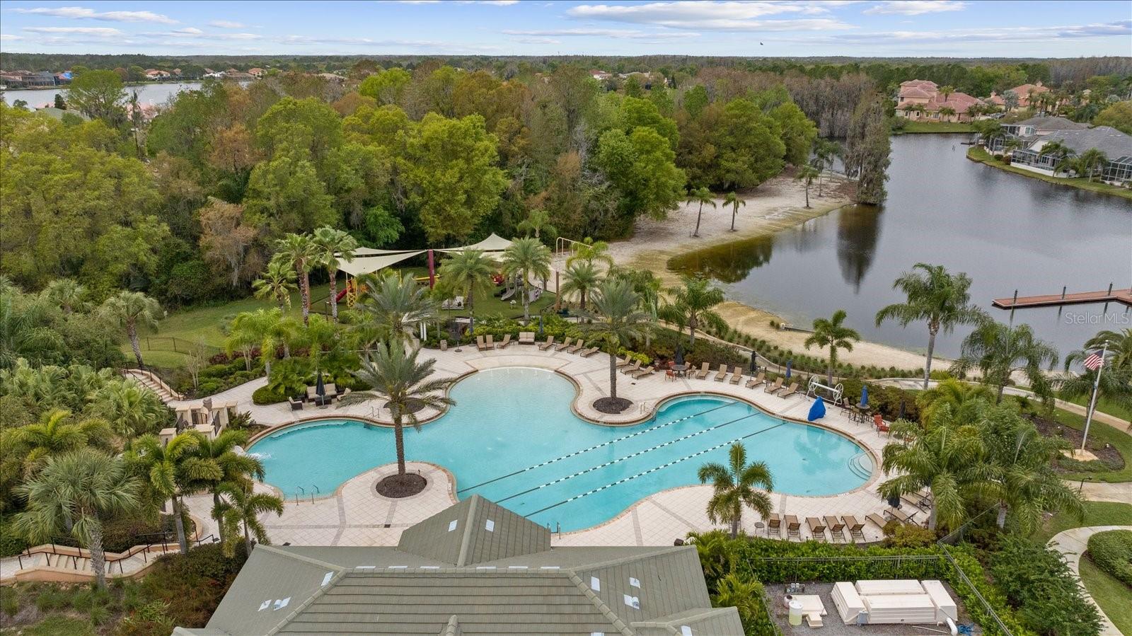 Listing photo id 40 for 18036 Java Isle Drive