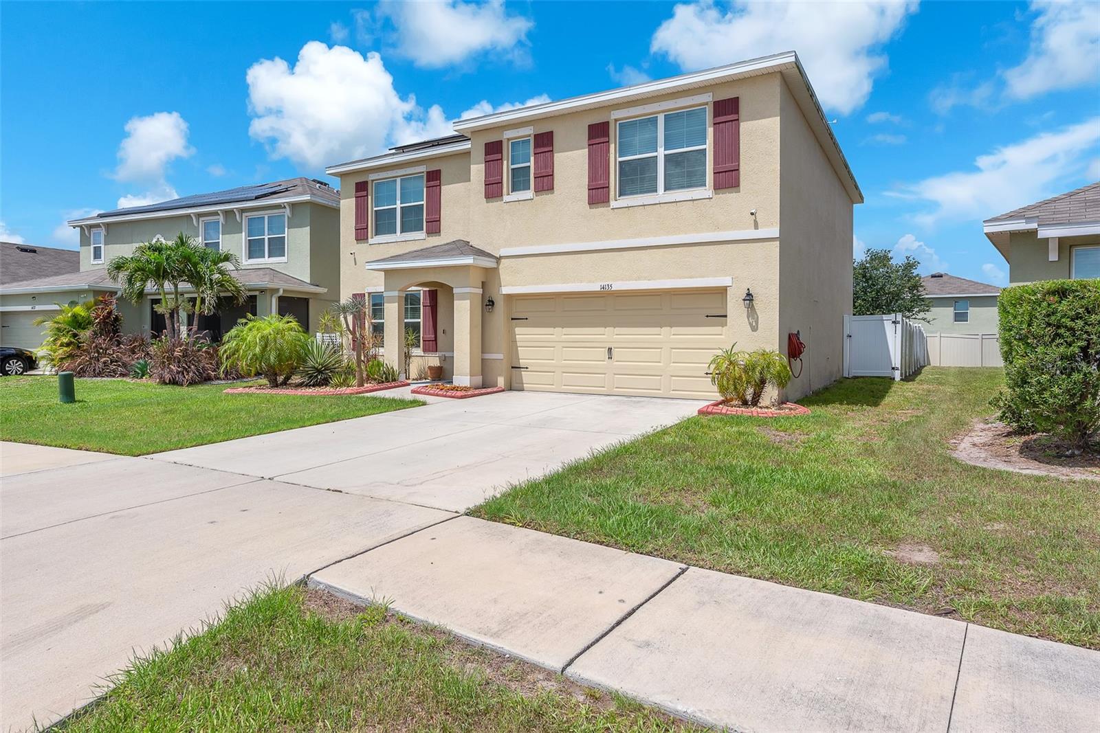 Listing photo id 0 for 14135 Arbor Pines Drive