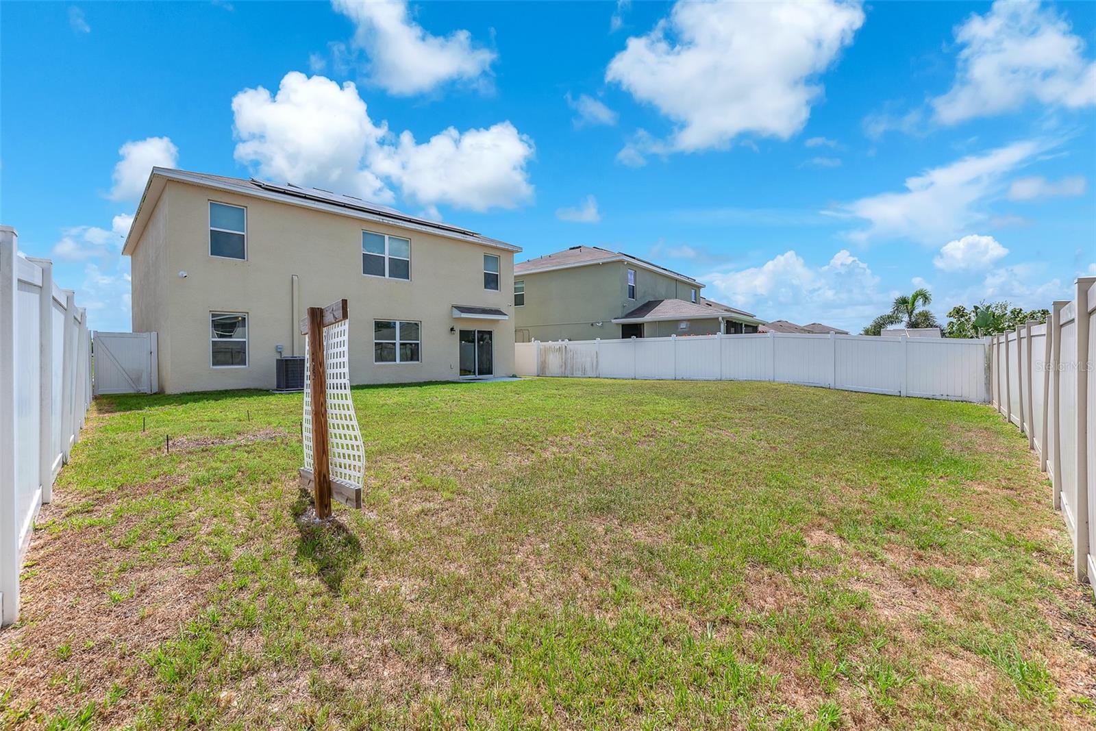 Listing photo id 25 for 14135 Arbor Pines Drive