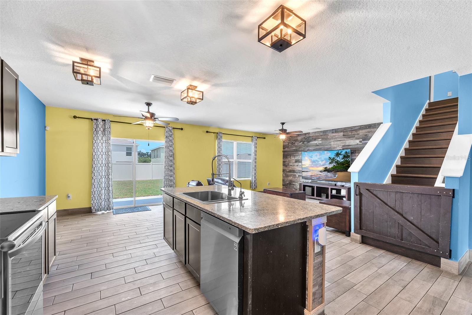 Listing photo id 7 for 14135 Arbor Pines Drive