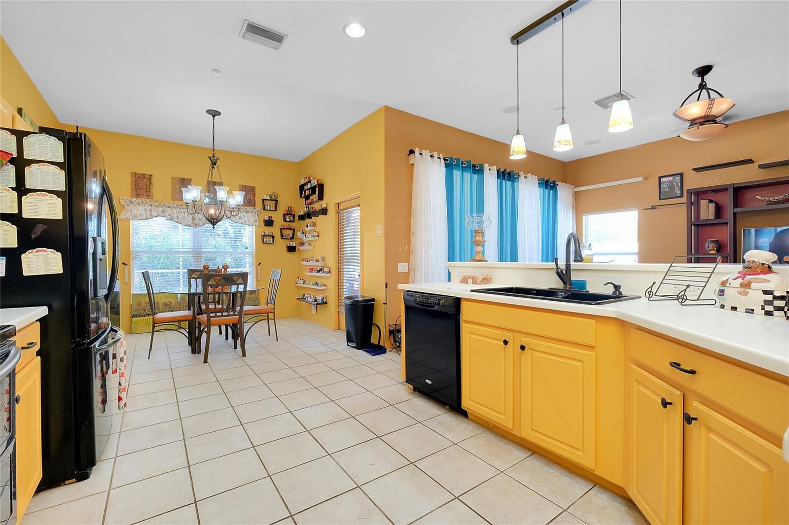 Image 21 of 46 For 2073 Cape Heather Circle