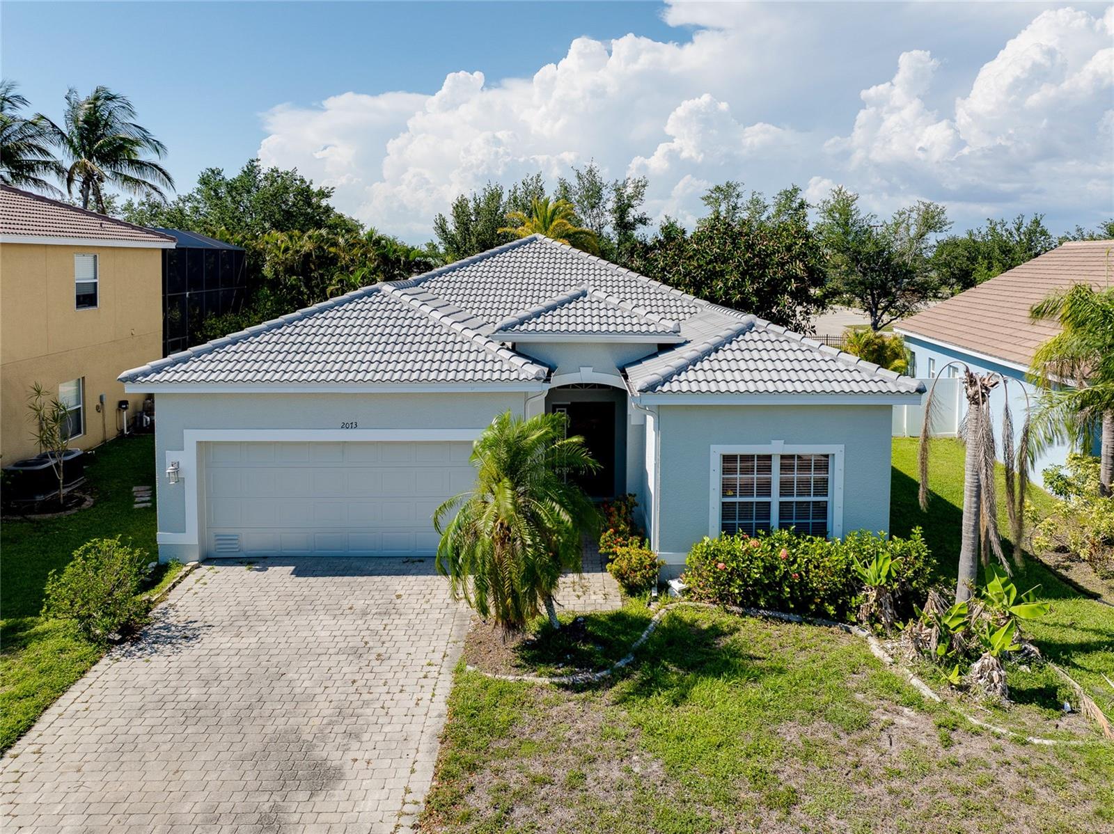 Image 4 of 46 For 2073 Cape Heather Circle