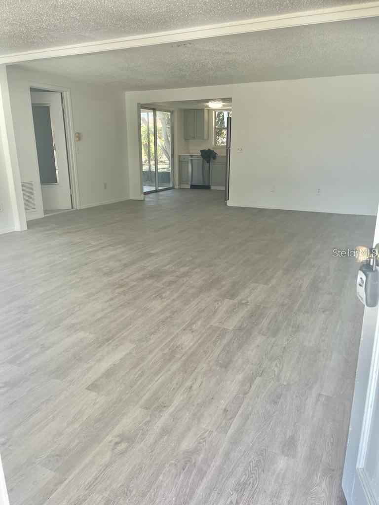 Image 7 of 14 For 7431 Buchanan Drive