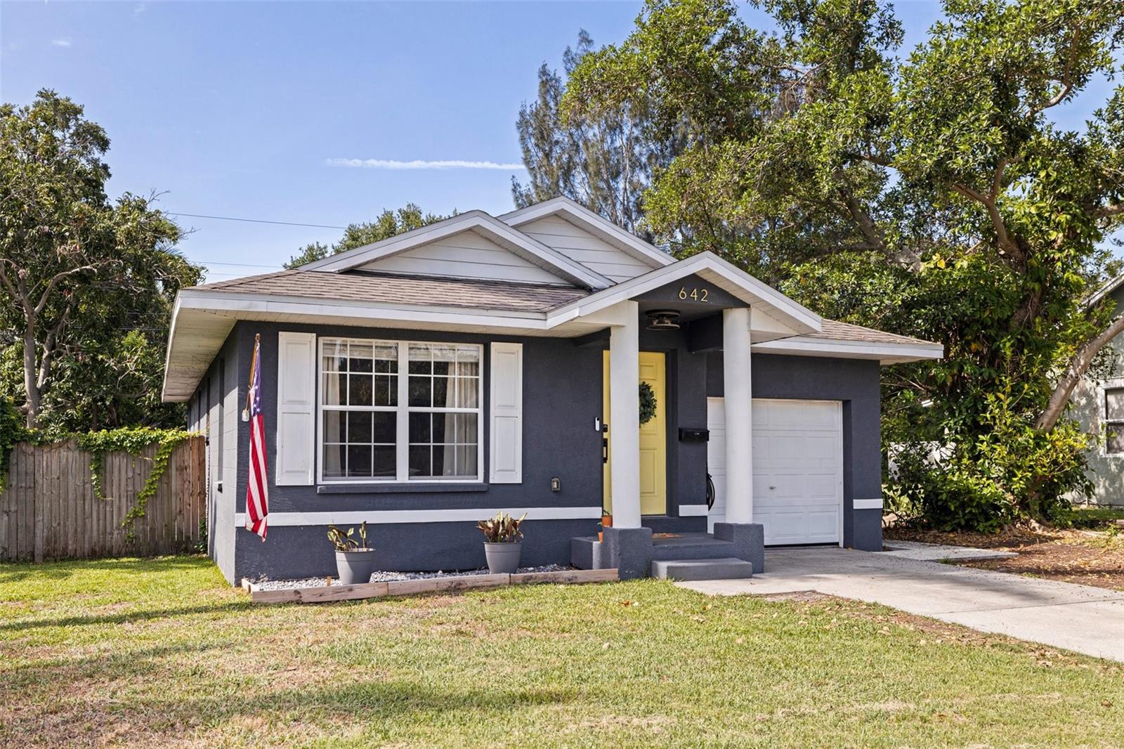 Image 2 of 27 For 642 14th Avenue S