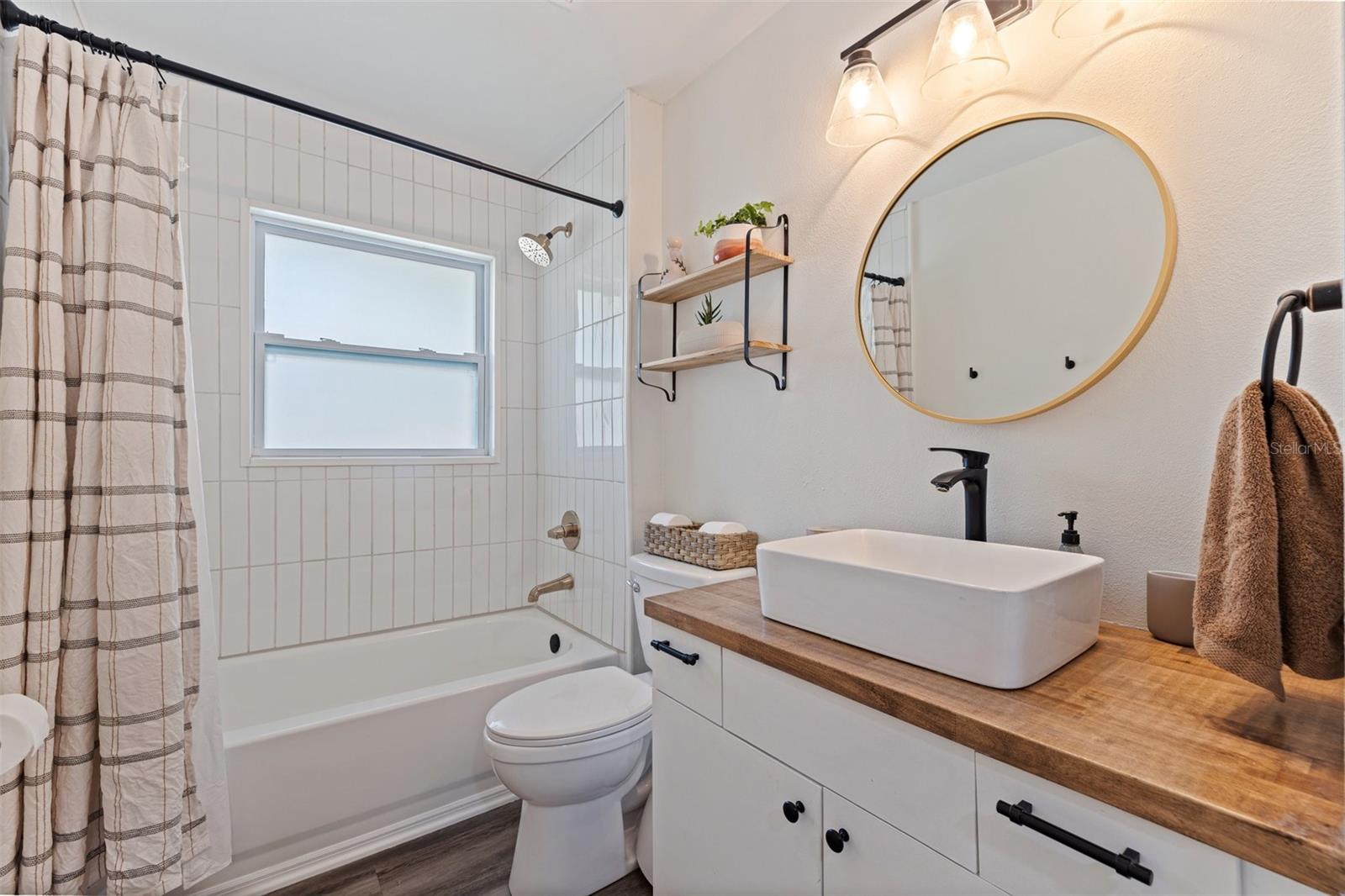 Image 21 of 27 For 642 14th Avenue S
