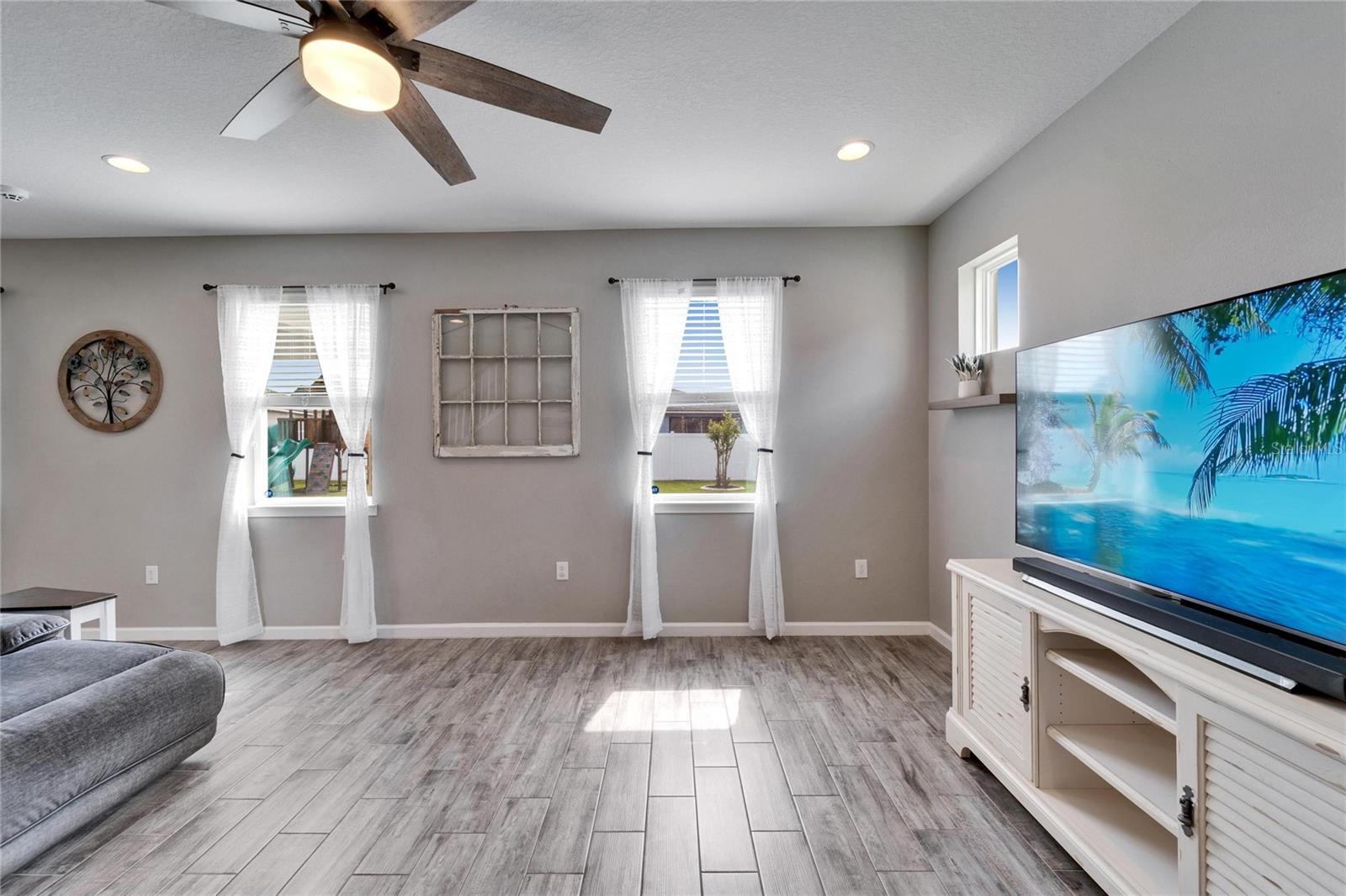 Image 21 of 81 For 13113 Rain Lily Drive