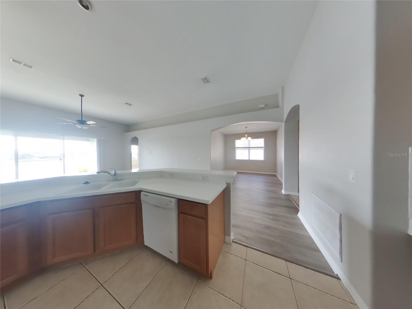 Image 5 of 23 For 31244 Bridgegate Drive