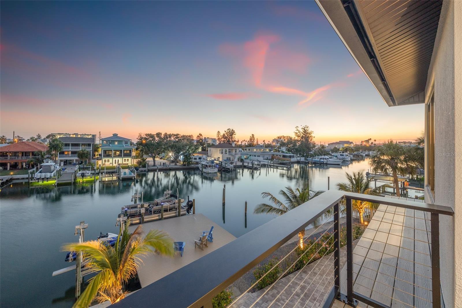 Listing photo id 18 for 12400 Capri Circle N
