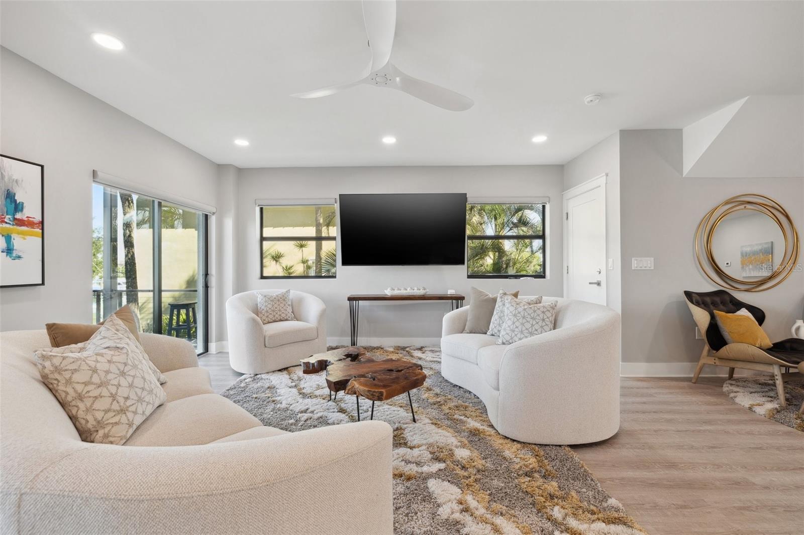 Listing photo id 40 for 12400 Capri Circle N