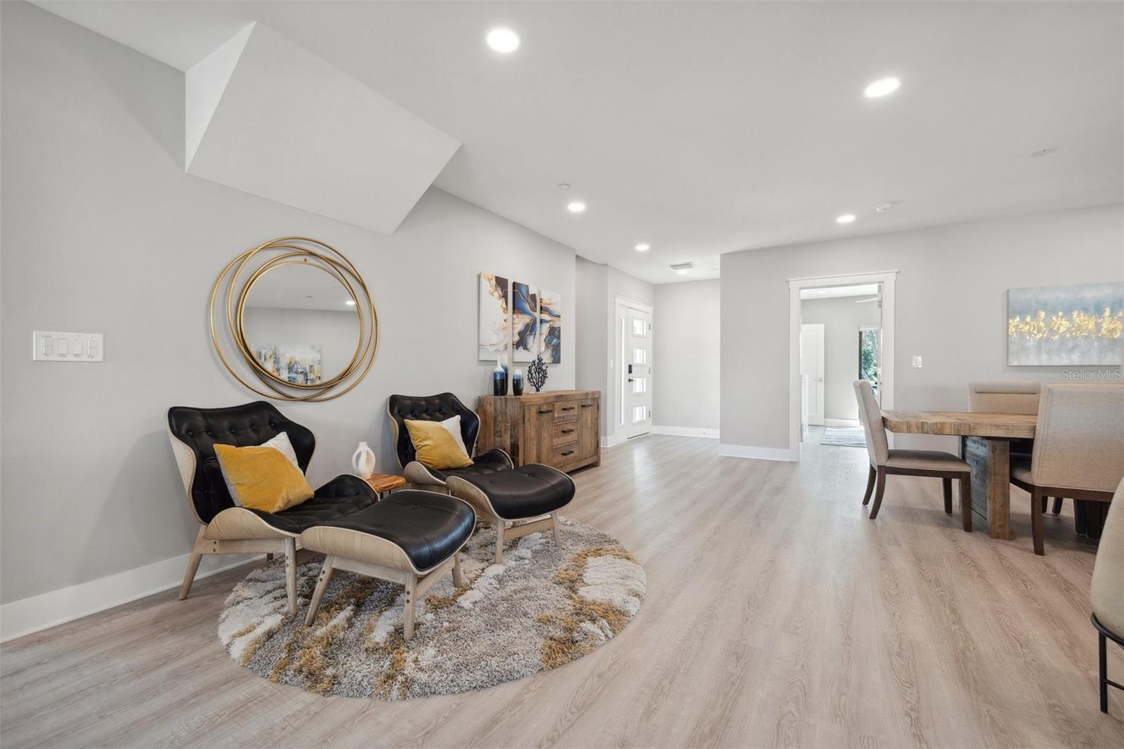 Listing photo id 41 for 12400 Capri Circle N