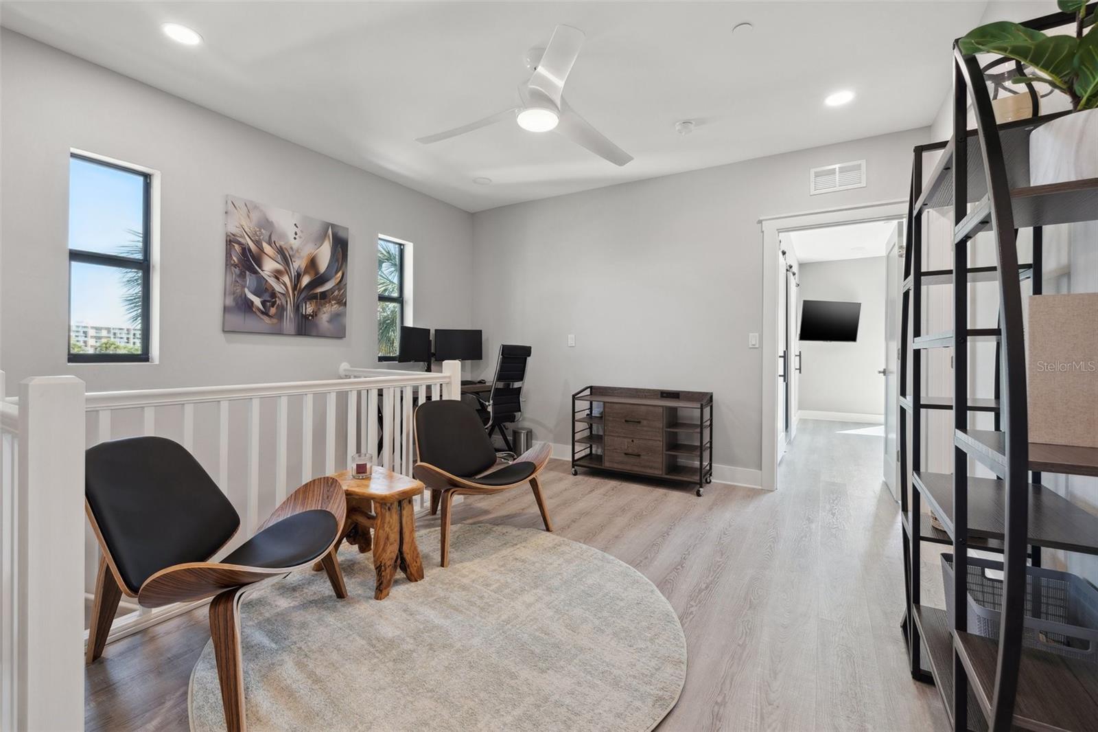 Listing photo id 47 for 12400 Capri Circle N