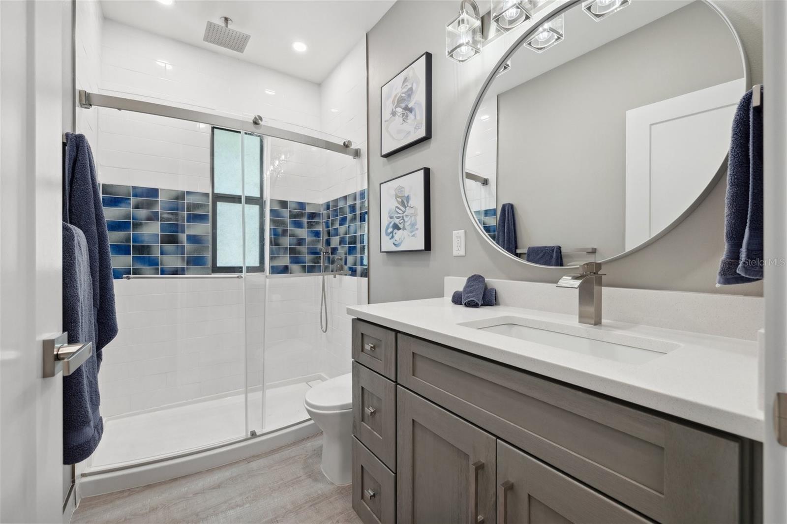 Listing photo id 53 for 12400 Capri Circle N