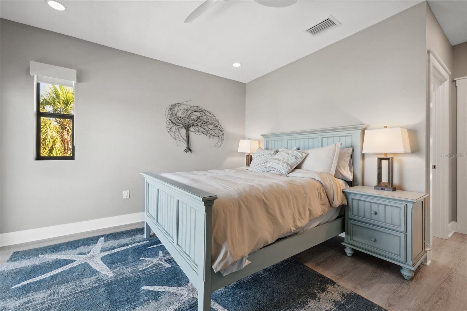 Listing photo id 54 for 12400 Capri Circle N