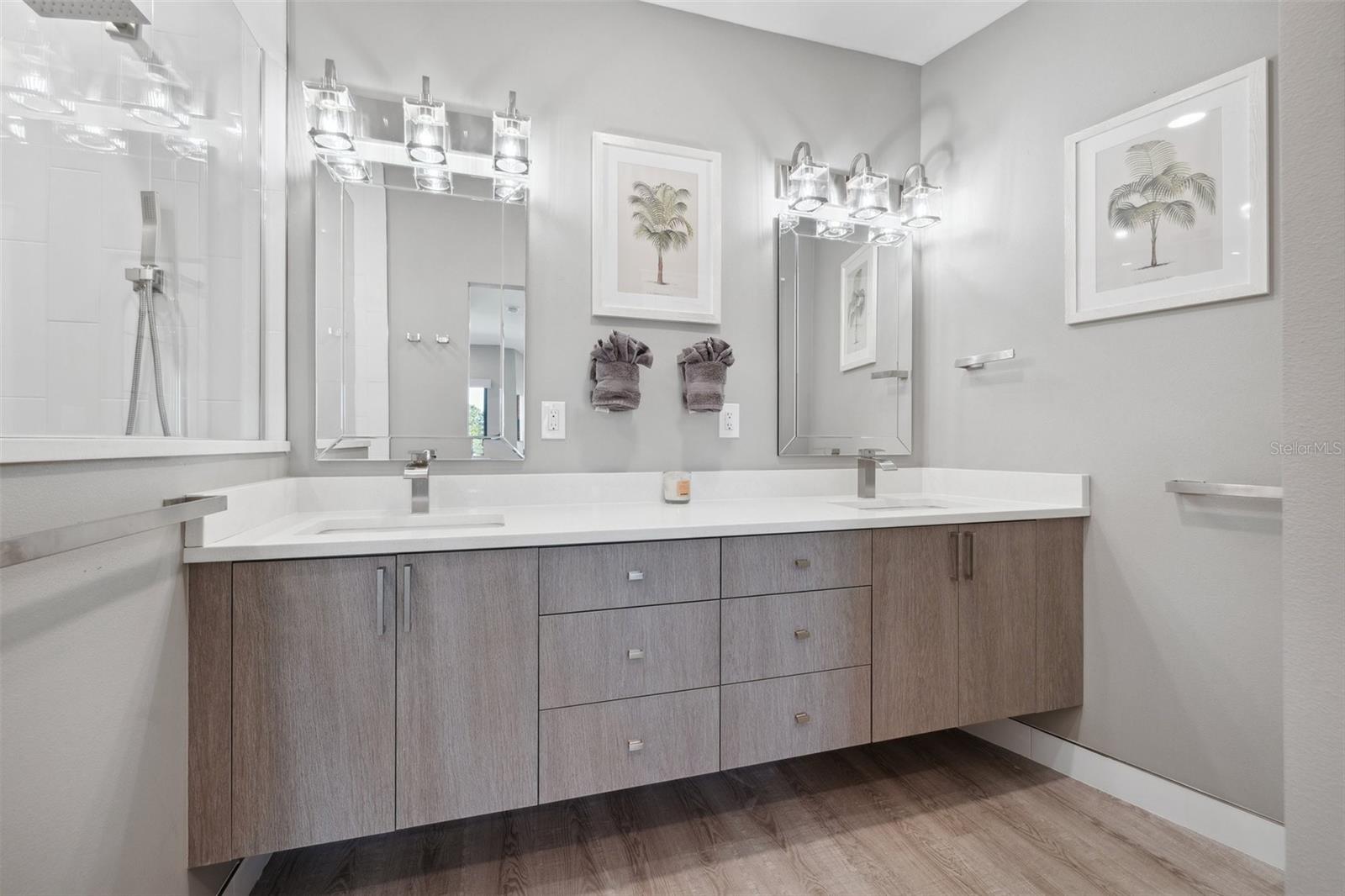 Listing photo id 56 for 12400 Capri Circle N