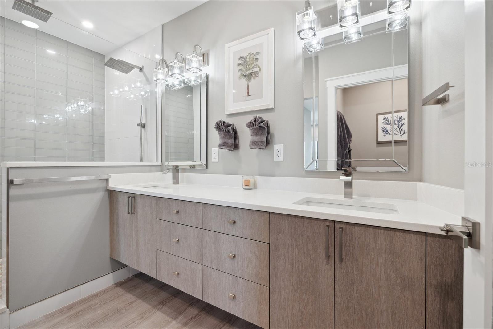 Listing photo id 57 for 12400 Capri Circle N