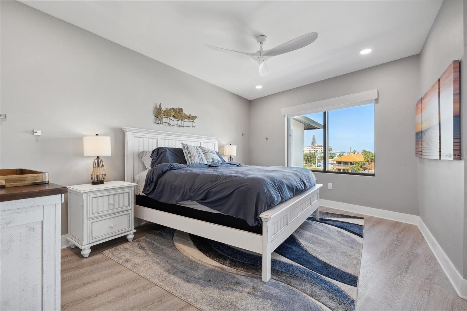 Listing photo id 61 for 12400 Capri Circle N
