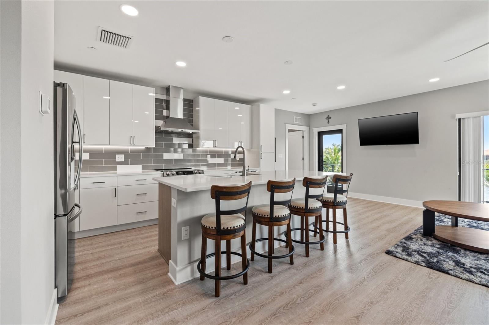 Listing photo id 66 for 12400 Capri Circle N