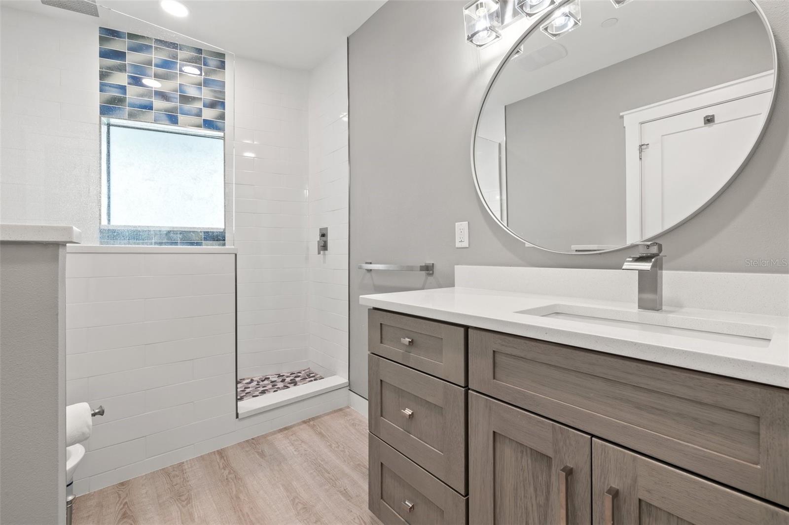Listing photo id 73 for 12400 Capri Circle N