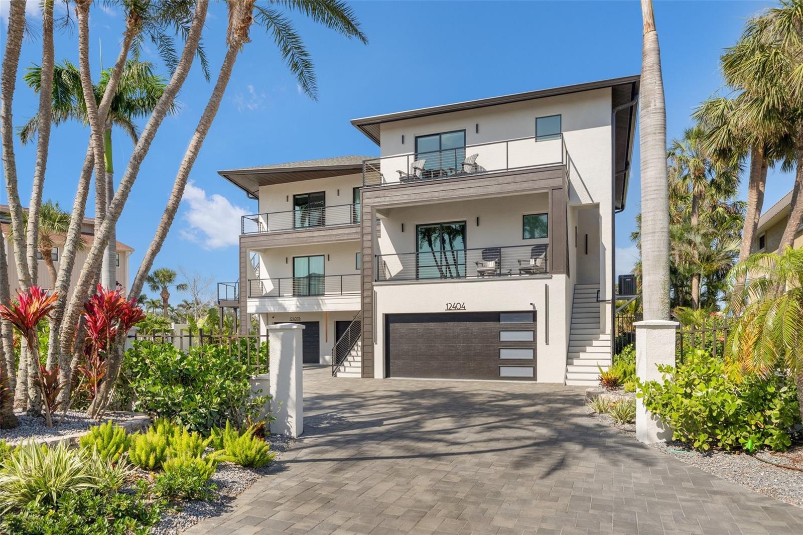 Listing photo id 91 for 12400 Capri Circle N