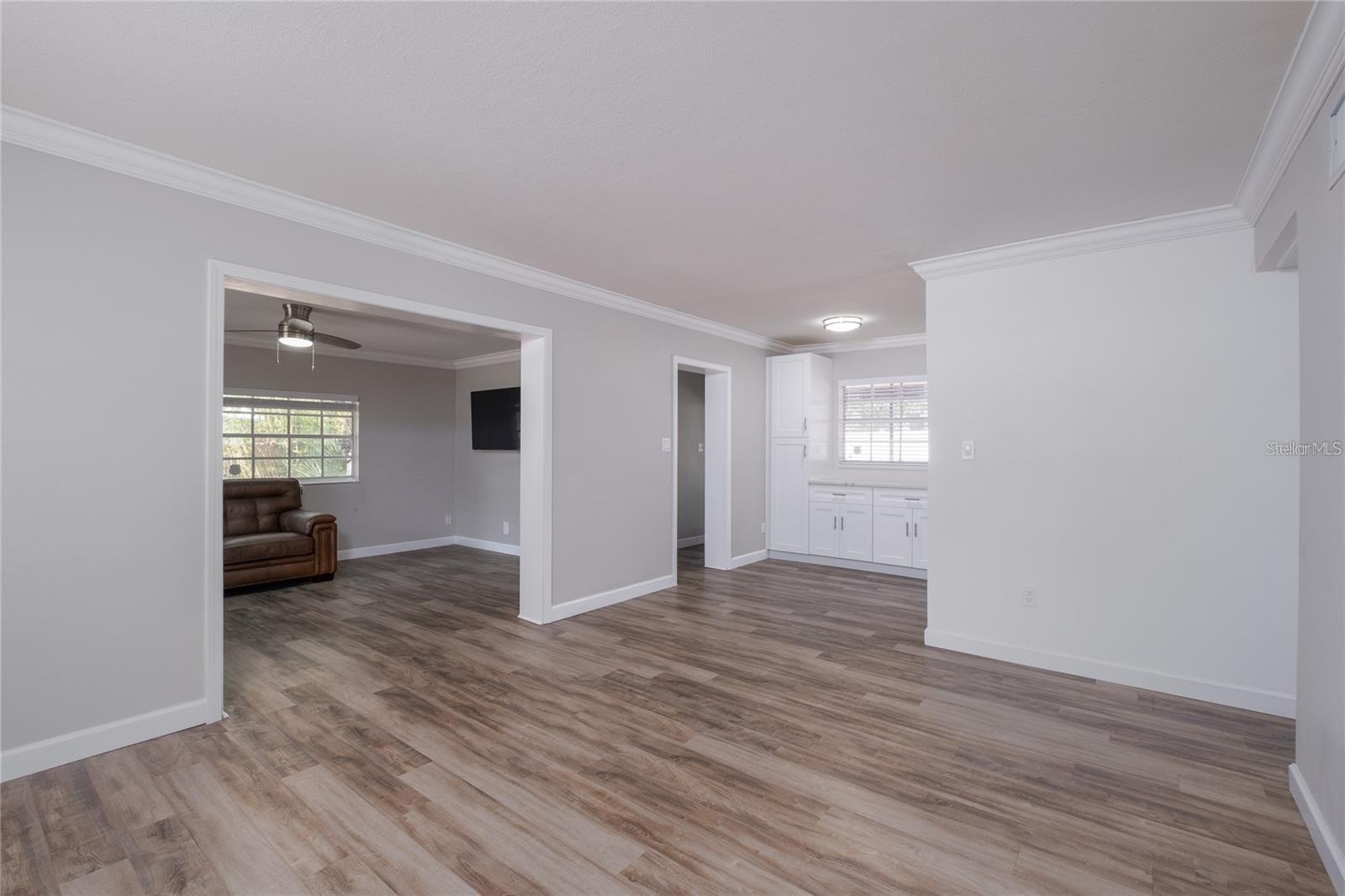 Image 3 of 20 For 4019 Waterman Avenue