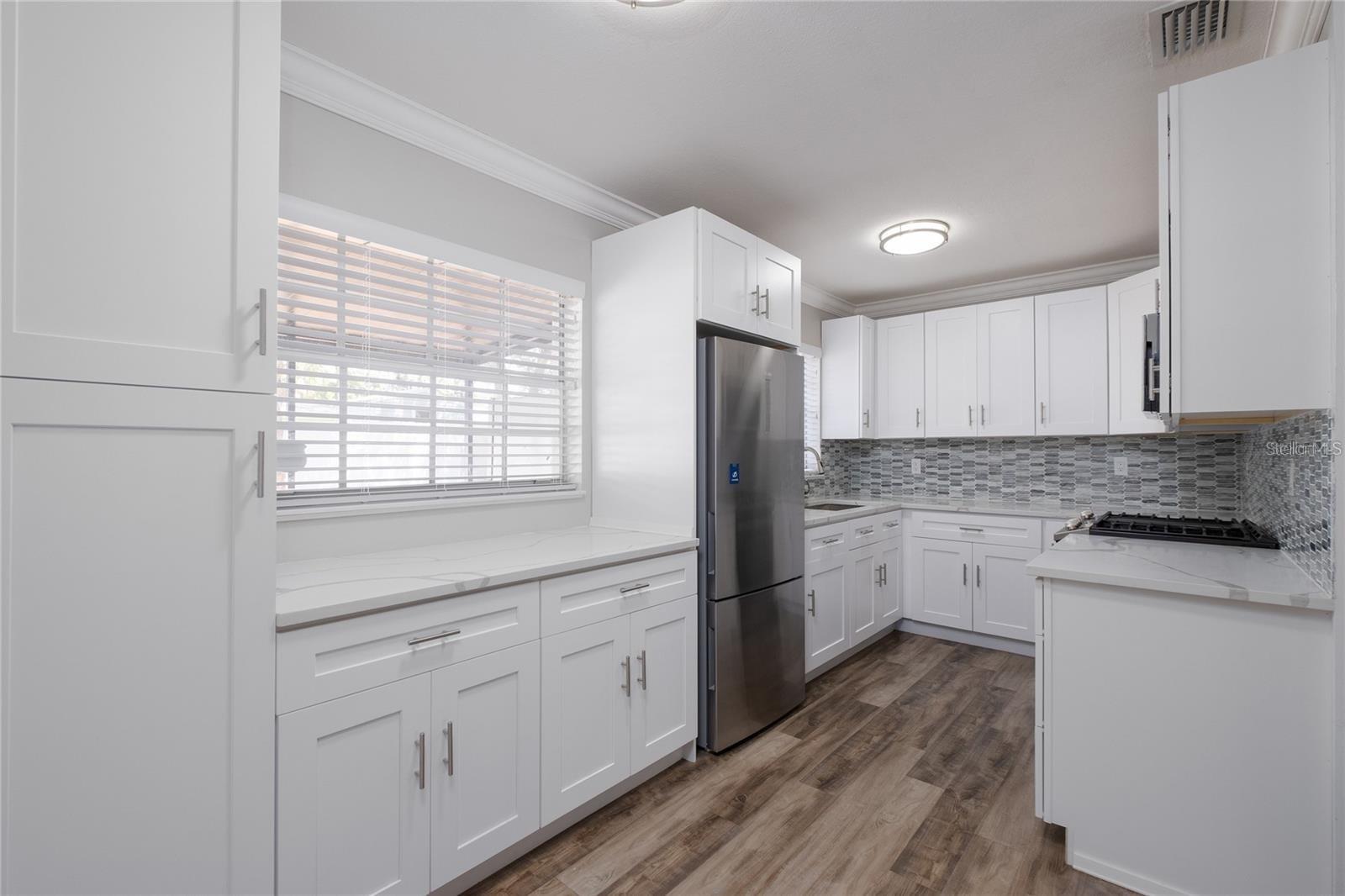 Image 4 of 20 For 4019 Waterman Avenue