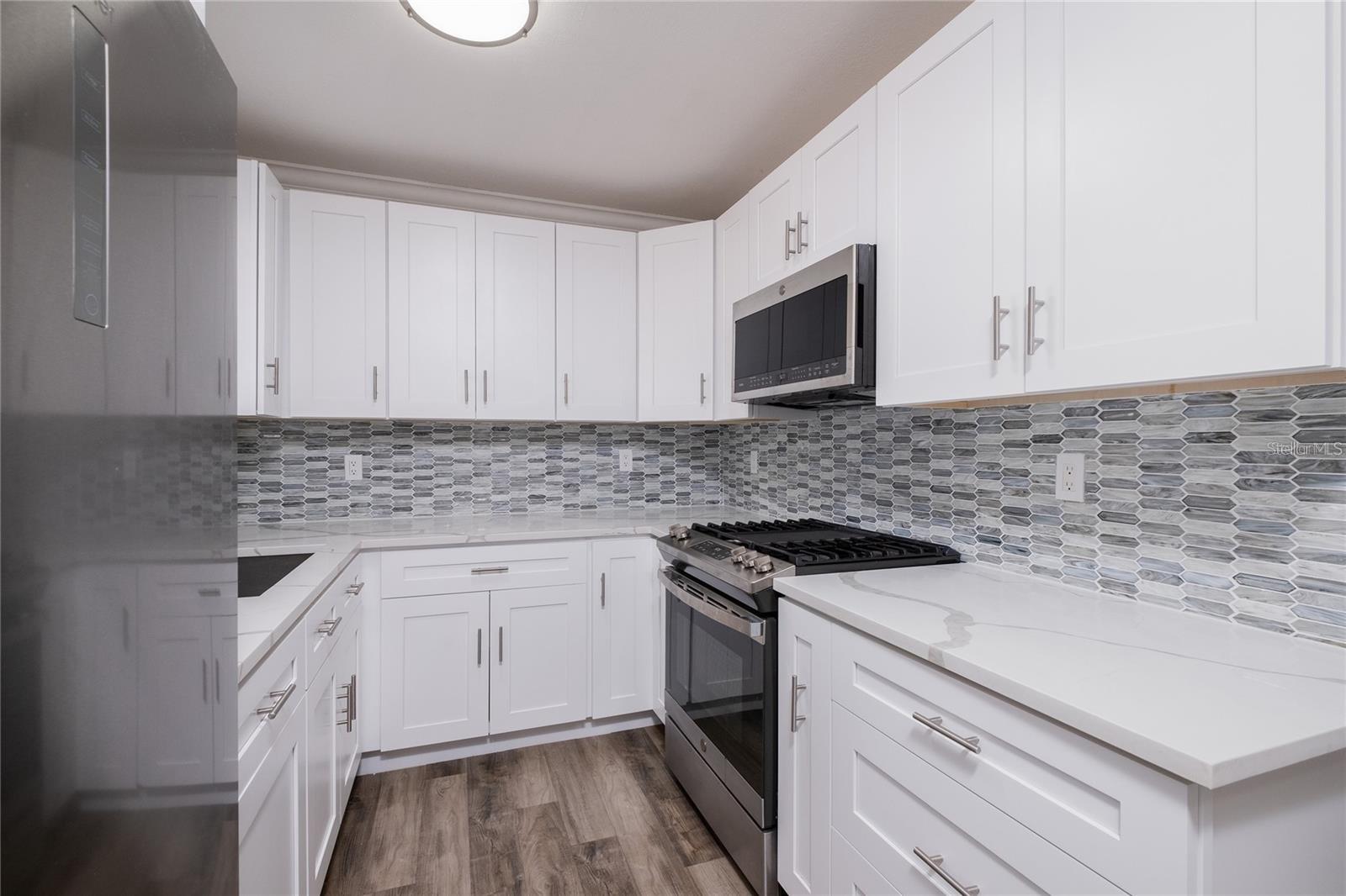 Image 5 of 20 For 4019 Waterman Avenue