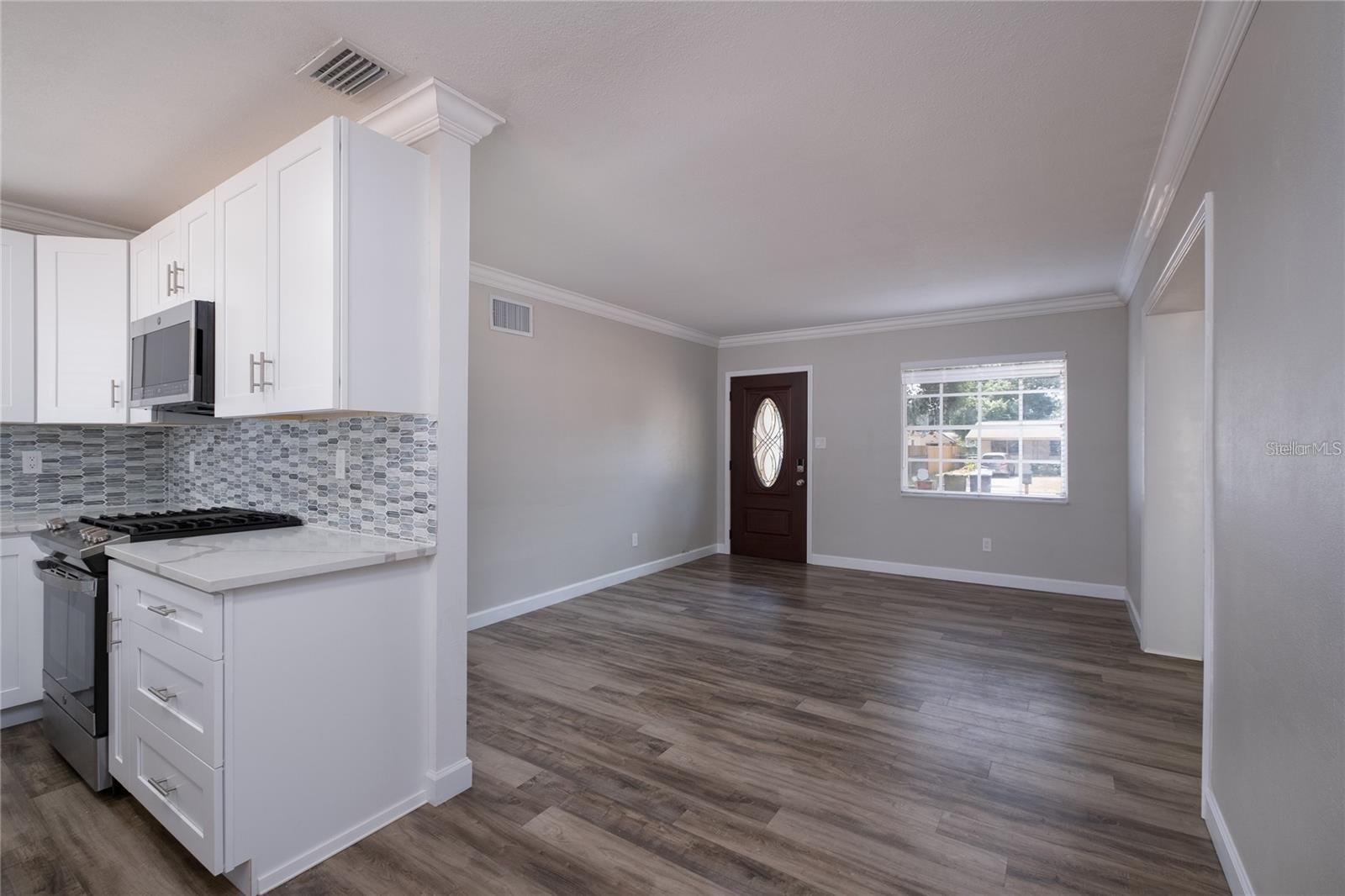 Image 6 of 20 For 4019 Waterman Avenue