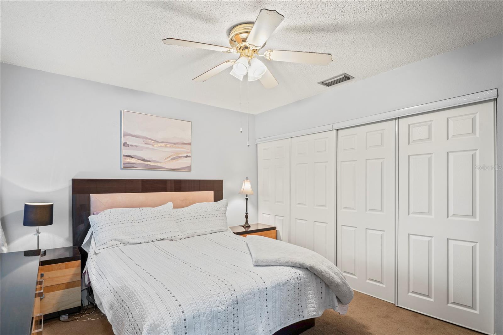 Listing photo id 8 for 802 Antler Court
