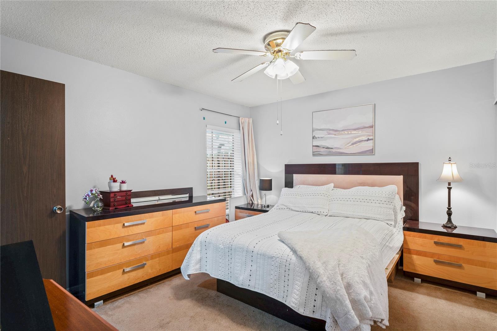 Listing photo id 9 for 802 Antler Court