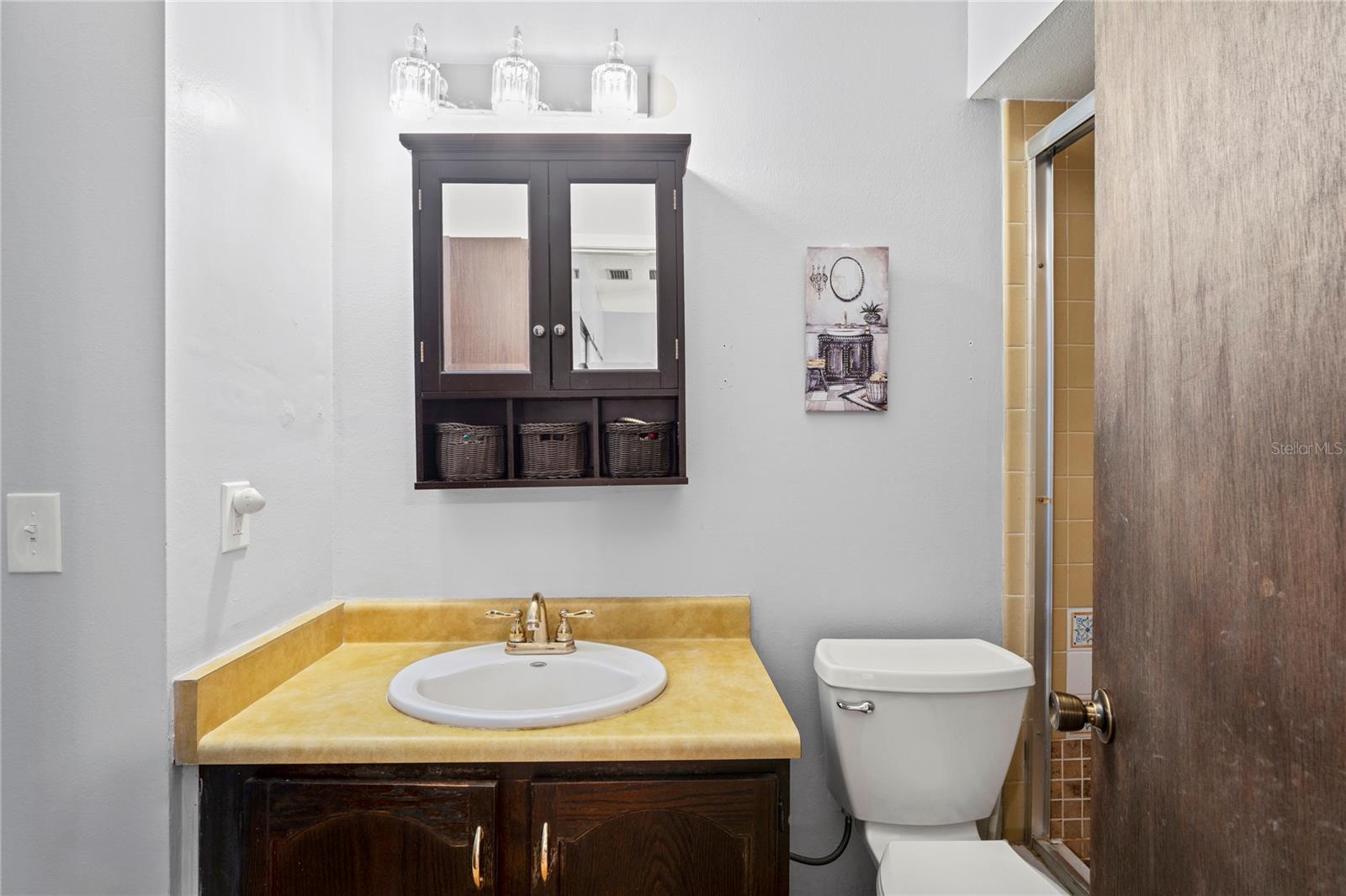Listing photo id 12 for 802 Antler Court