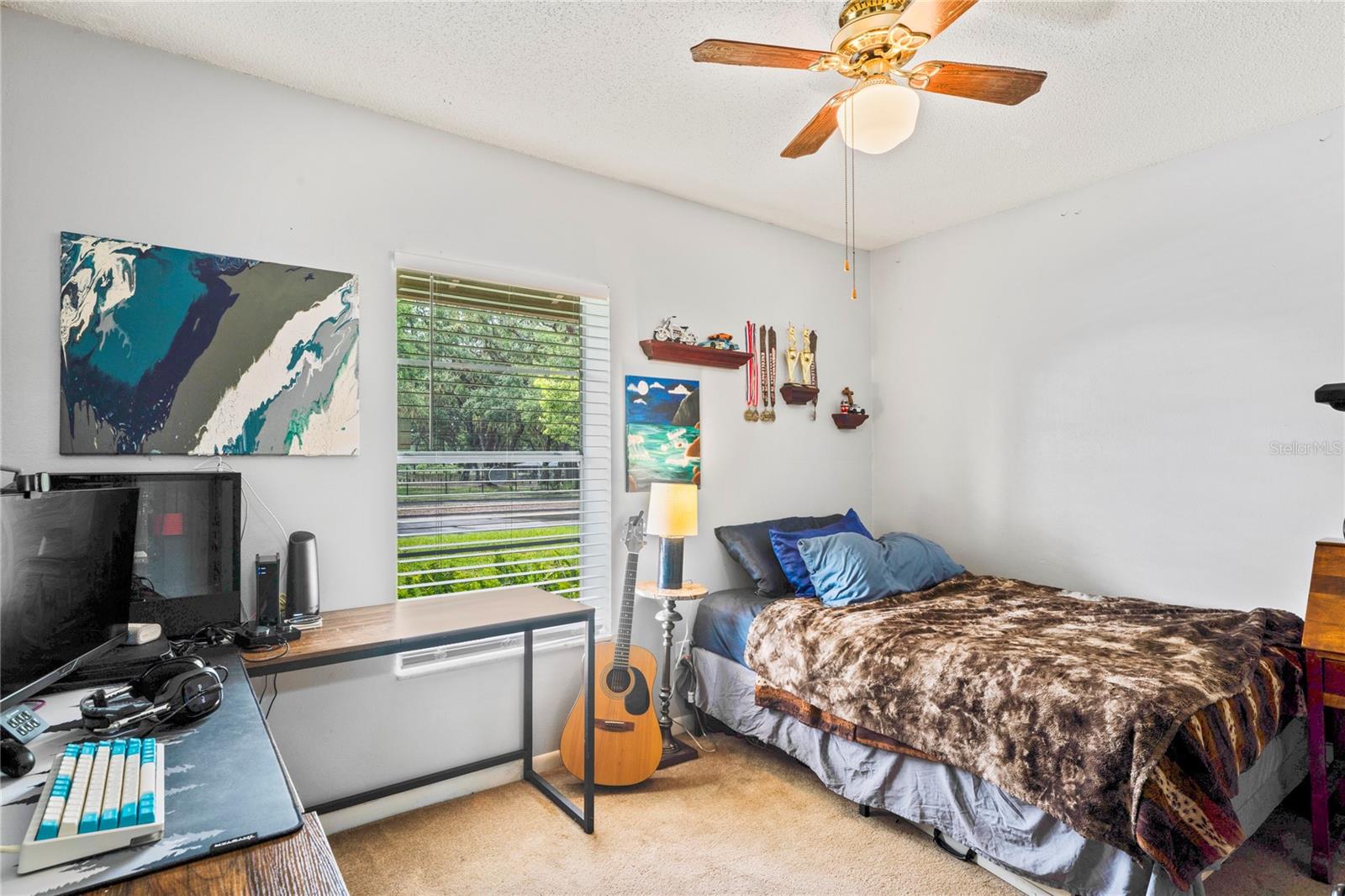Listing photo id 14 for 802 Antler Court