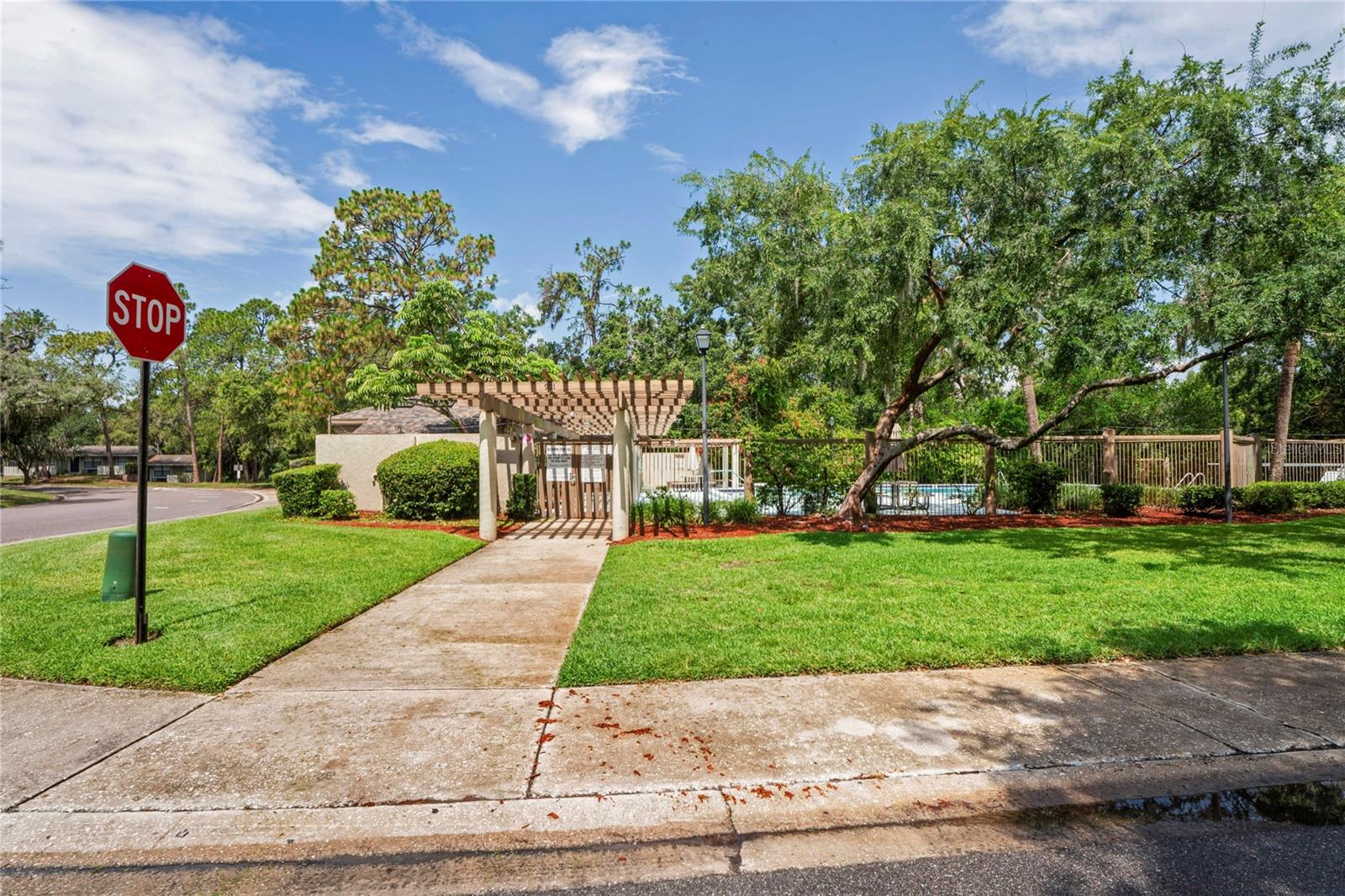 Listing photo id 27 for 802 Antler Court