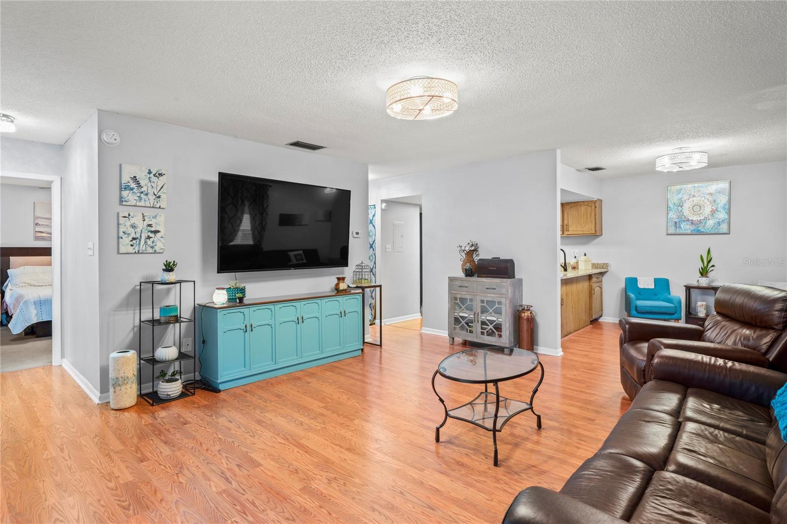 Listing photo id 1 for 802 Antler Court