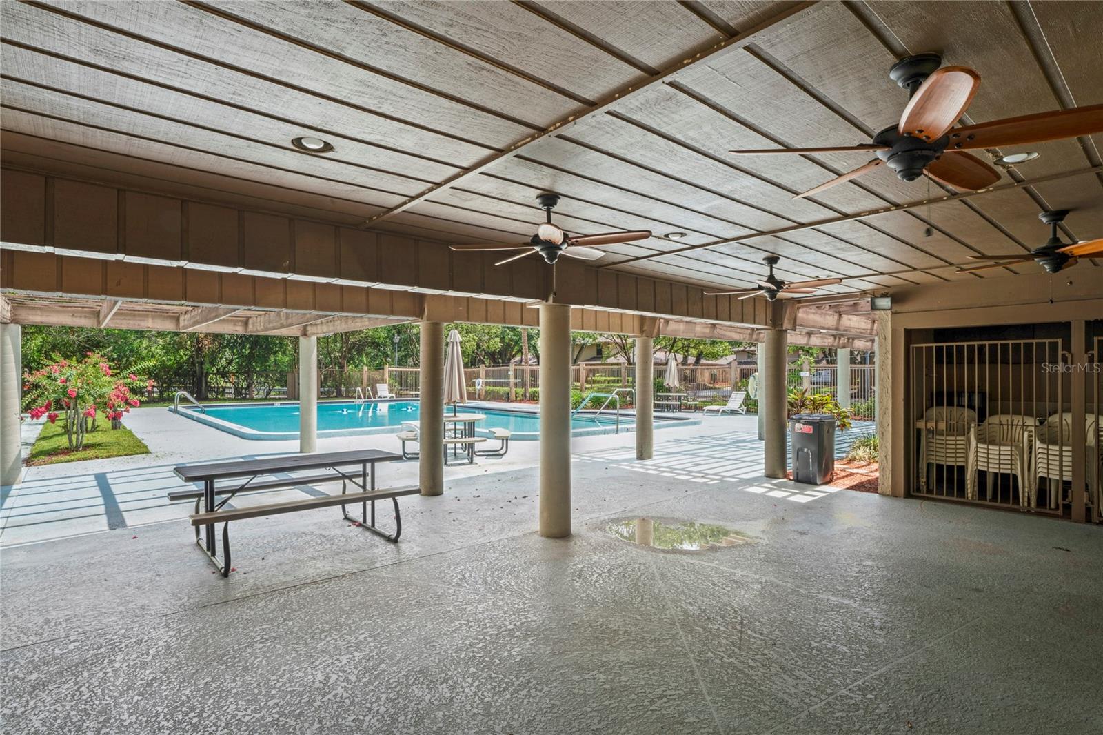 Listing photo id 32 for 802 Antler Court