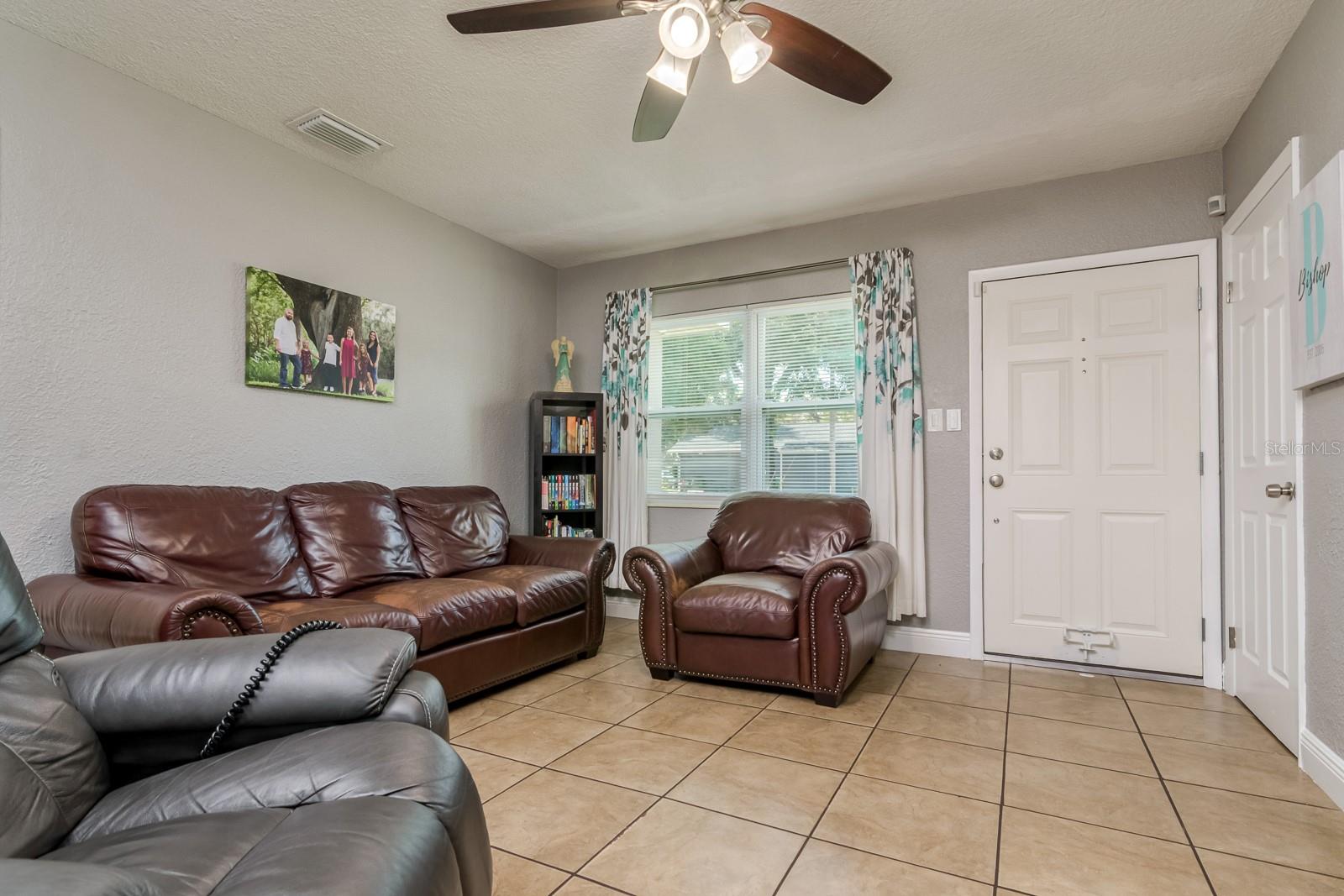 Image 8 of 33 For 1403 Pradera Avenue