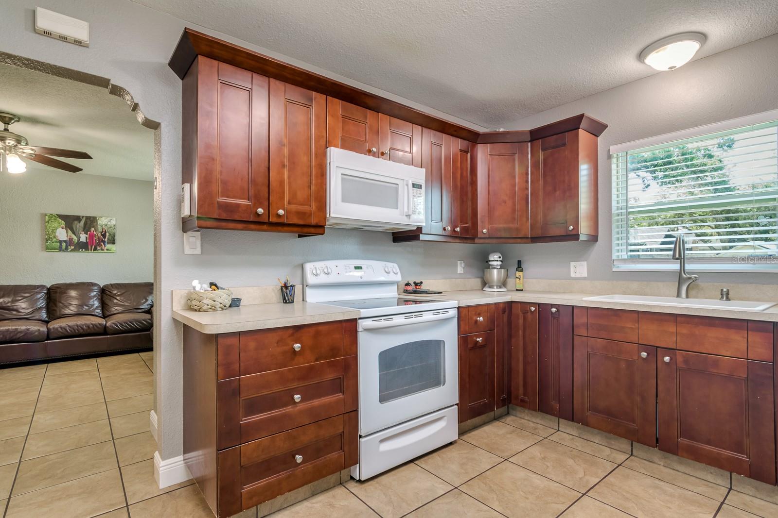 Image 9 of 33 For 1403 Pradera Avenue