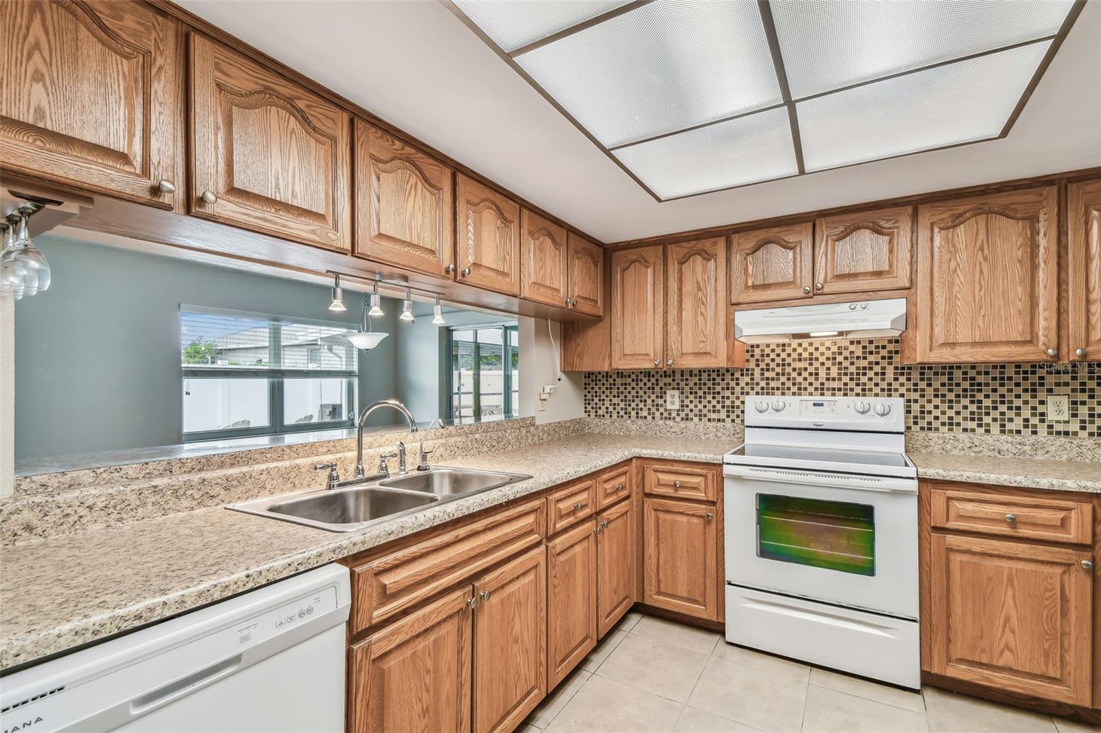Image 17 of 73 For 3044 Muir Street