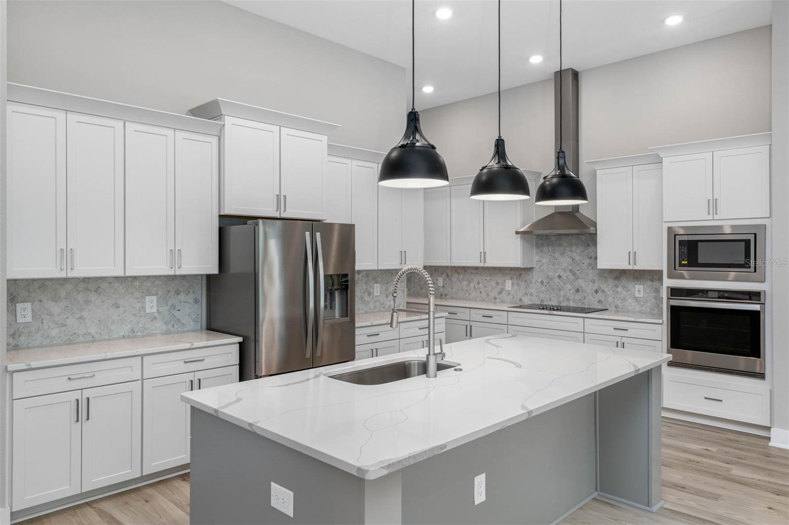 Listing photo id 1 for 17404 Nokota Avenue
