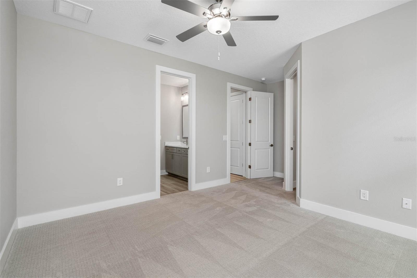 Listing photo id 5 for 17404 Nokota Avenue