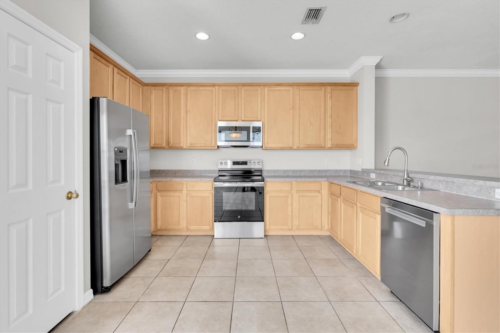 Image 11 of 40 For 11617 Colony Lake Drive