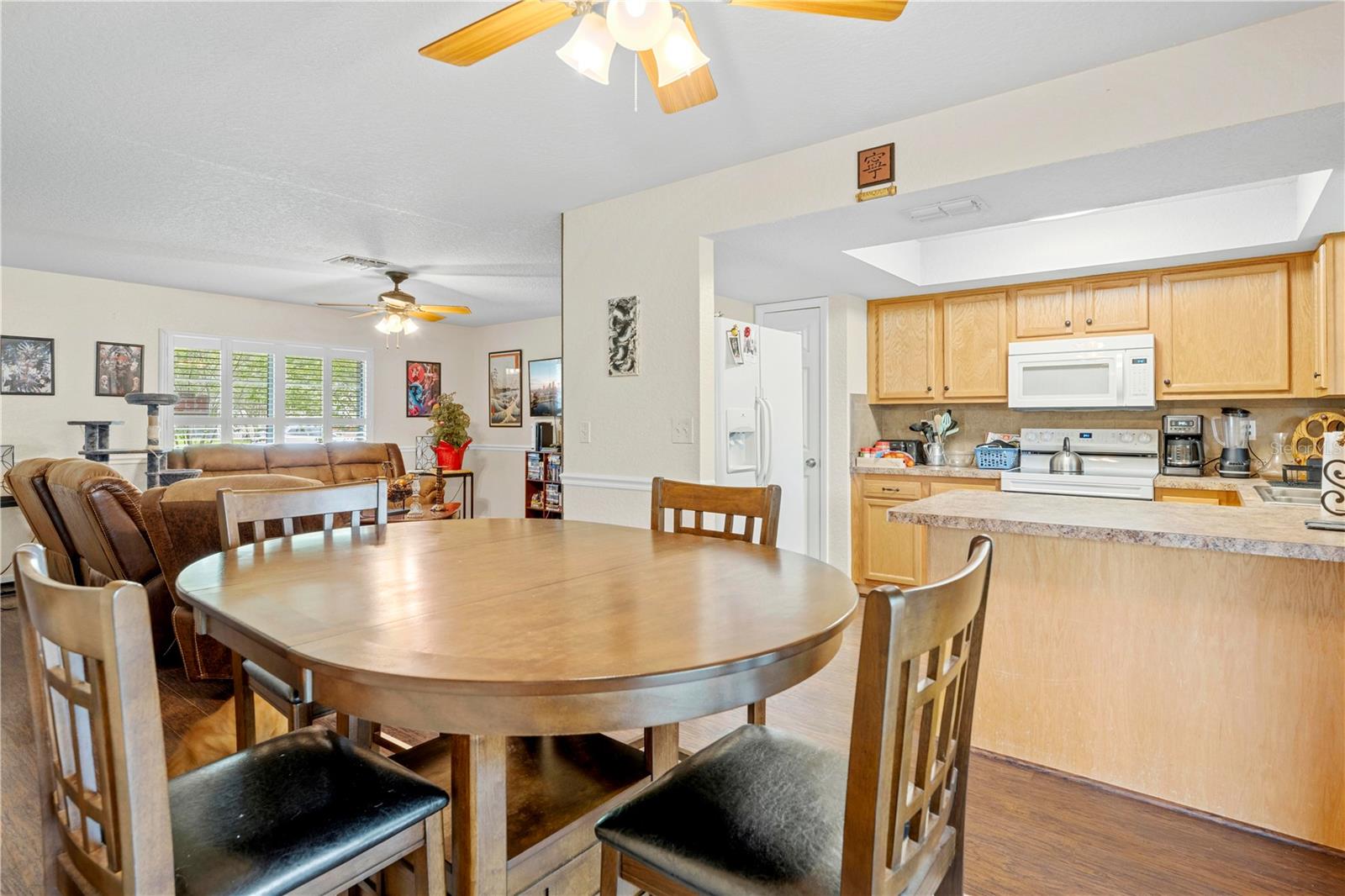 Image 4 of 52 For 9063 Pemberton Street