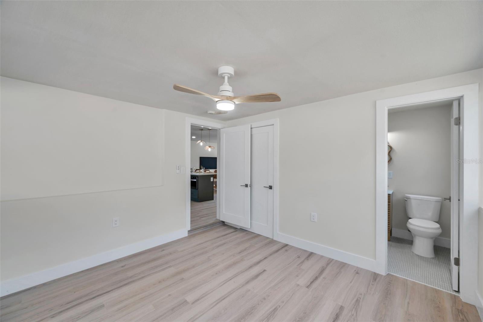 Image 17 of 35 For 5745 4th Avenue N