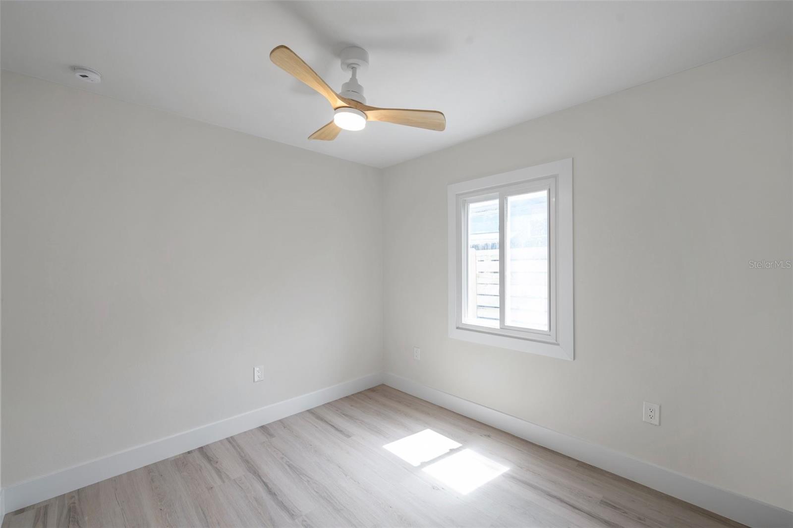 Image 22 of 35 For 5745 4th Avenue N
